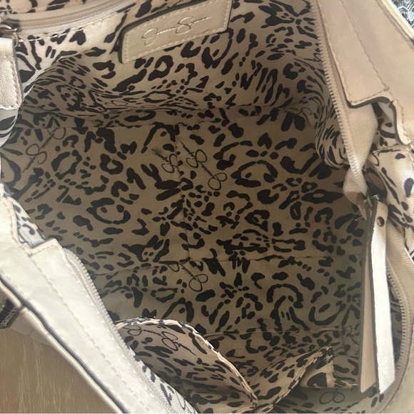 💋Jessica Simpson Studded shoulder Bag, purse, handbag, tote, hobo in Ivory - Picture 9 of 16